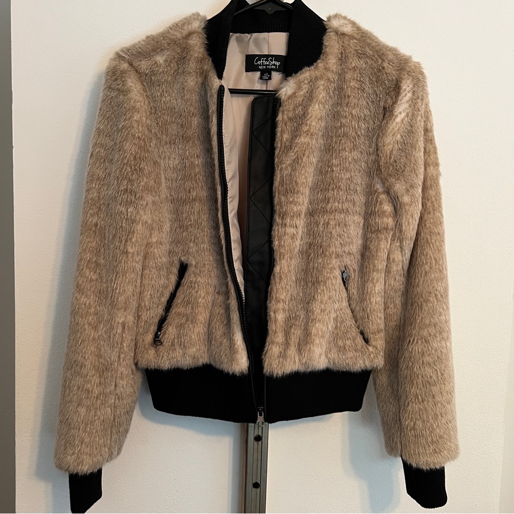 COFFEE SHOP Faux Fur Bomber Jacket Beige and Black size XS